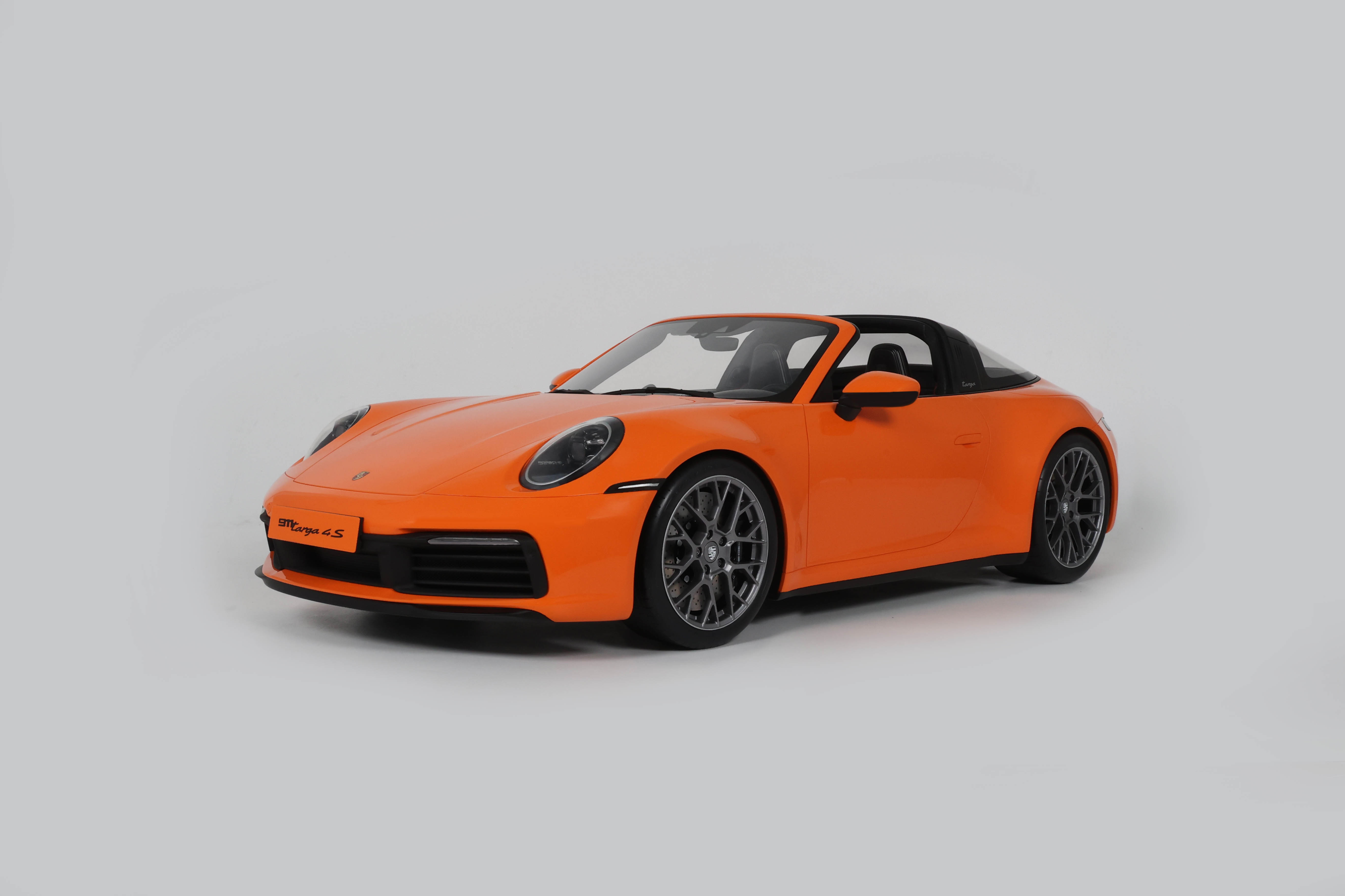 Porsche 911 (992.1) Targa 4S 2021 Pastel Orange - 1:8